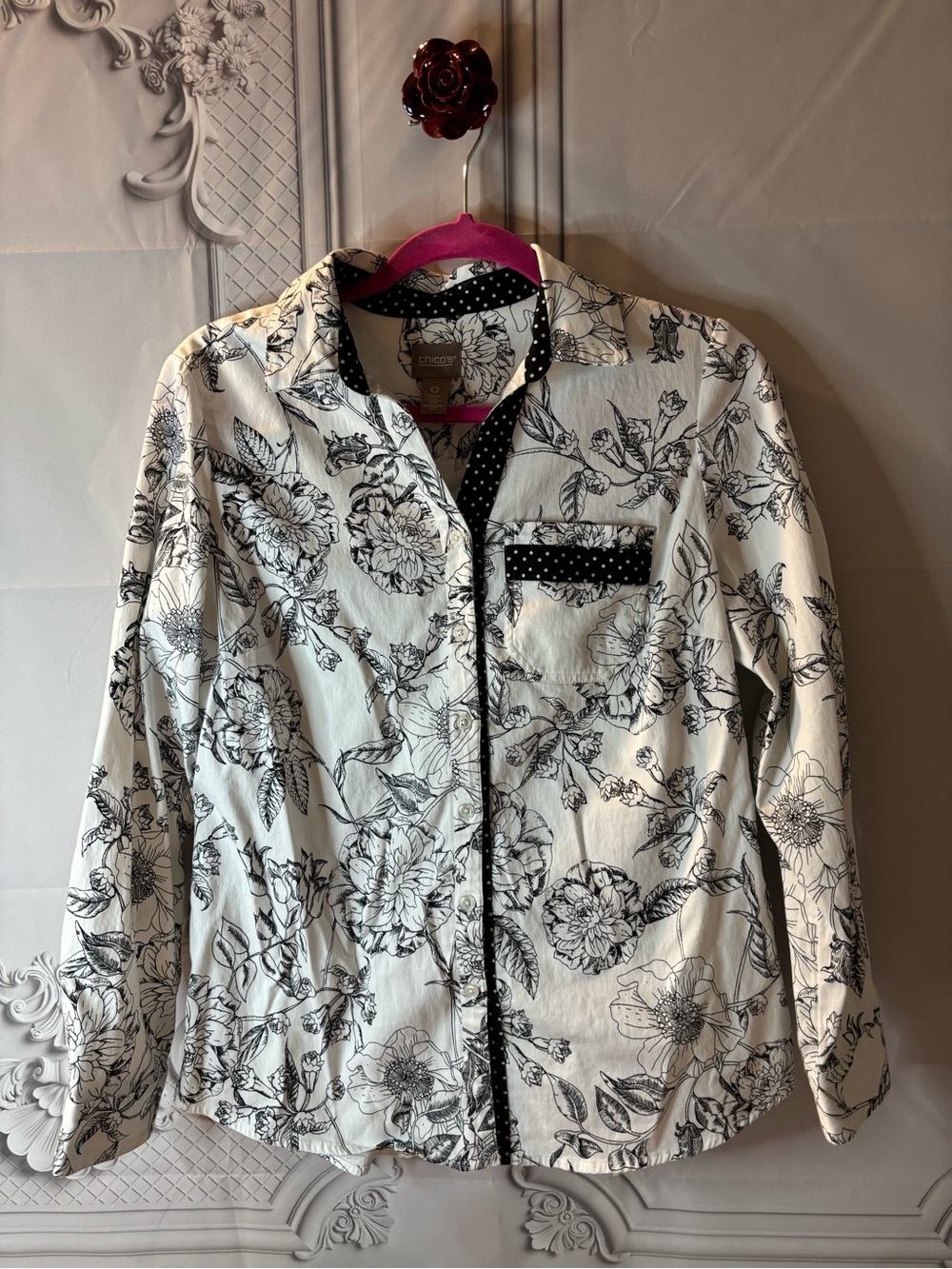 Chico's Women’s Button Down Shirt White Floral Print/ Polka Dot Trim, Size 0 /SM